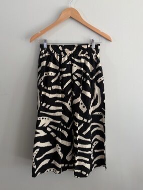 Monteau Black and Cream Midi Skirt